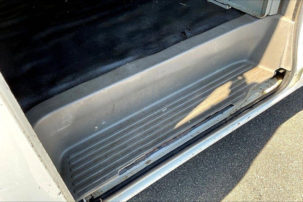 Nissan NV Cargo 2500 HD S V6 2012