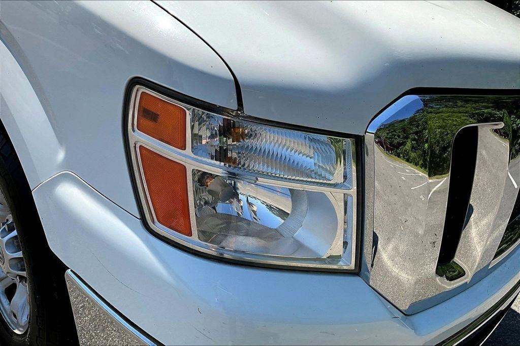 Nissan NV Cargo 2500 HD S V6 2012