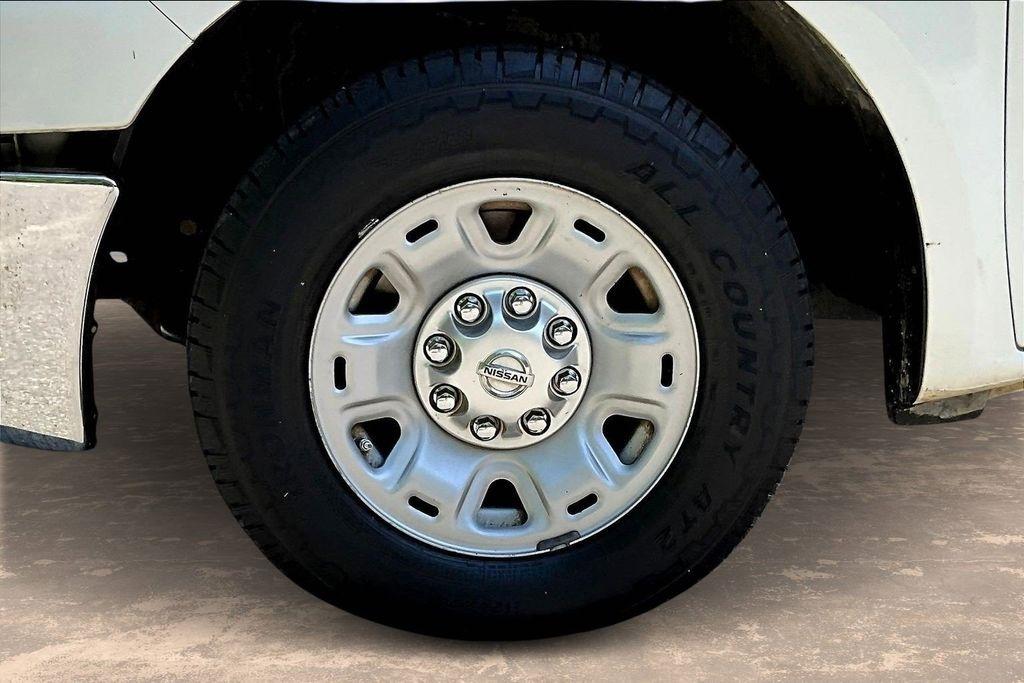 Nissan NV Cargo 2500 HD S V6 2012