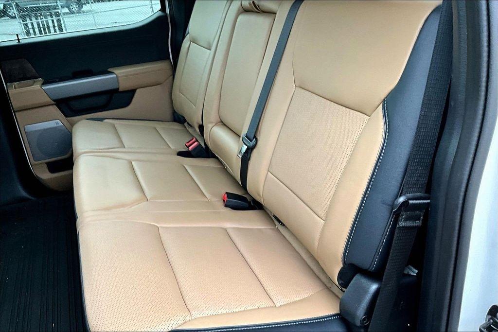 Ford F-250 SD XLT Crew Cab 4WD 2025