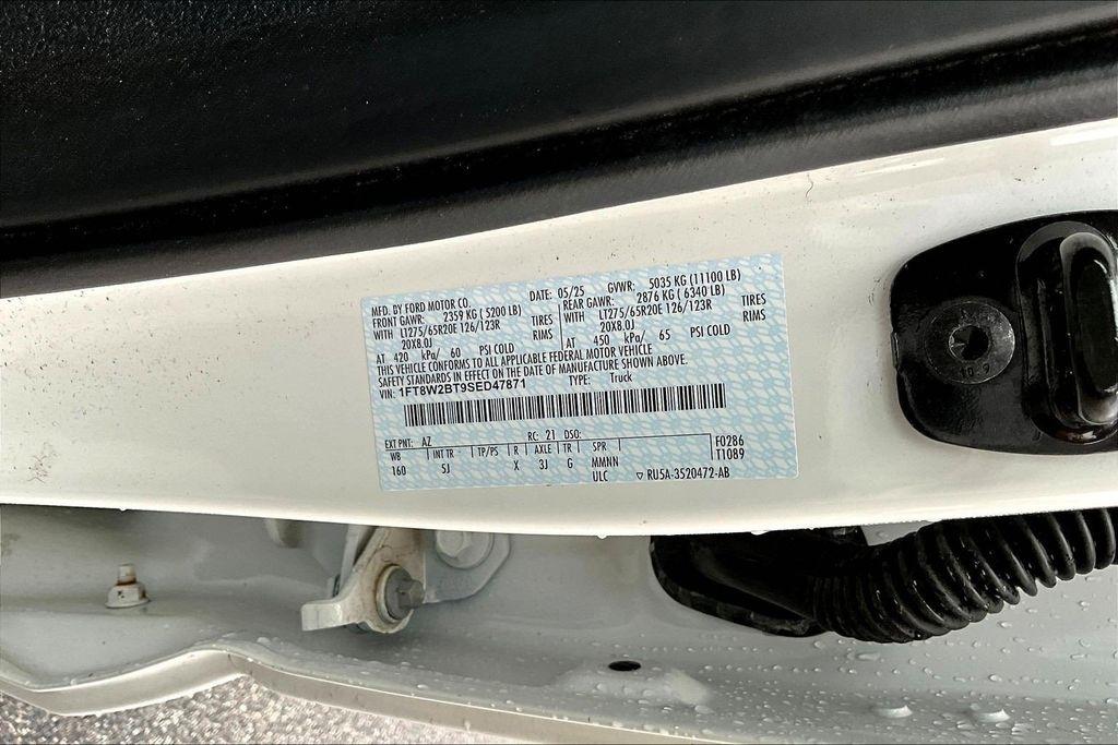 Ford F-250 SD XLT Crew Cab 4WD 2025