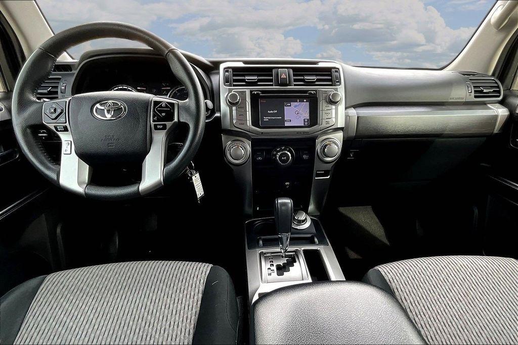 Toyota 4Runner SR5 4WD 2017