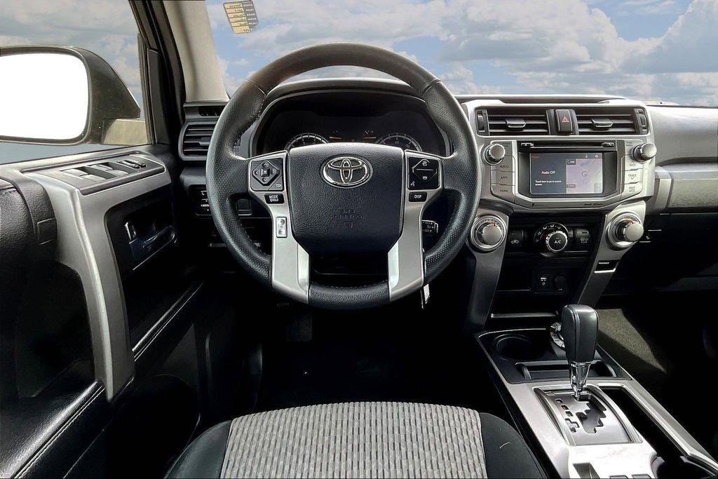 Toyota 4Runner SR5 4WD 2017