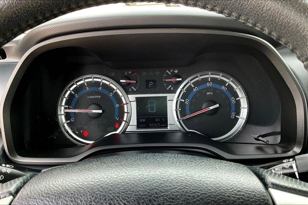 Toyota 4Runner SR5 4WD 2017