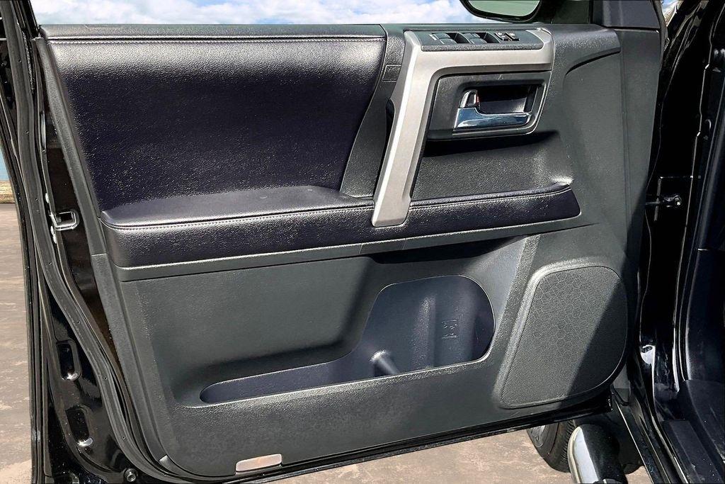 Toyota 4Runner SR5 4WD 2017