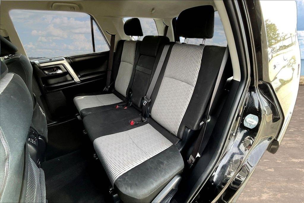 Toyota 4Runner SR5 4WD 2017