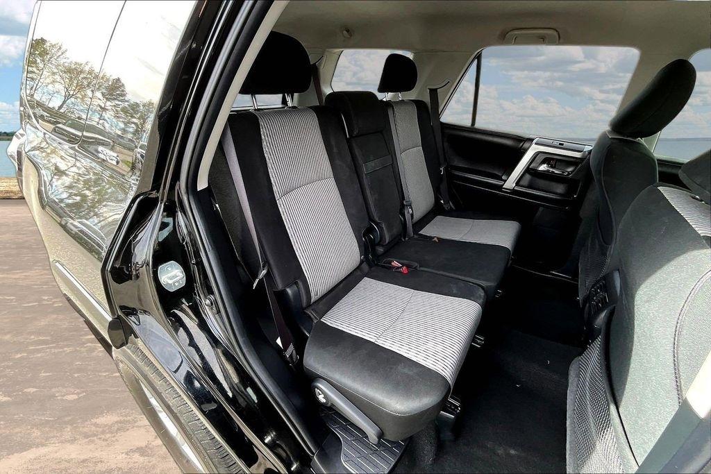 Toyota 4Runner SR5 4WD 2017