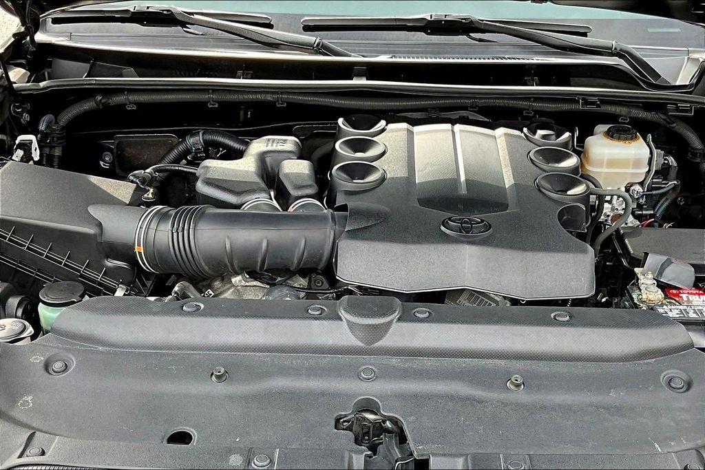 Toyota 4Runner SR5 4WD 2017