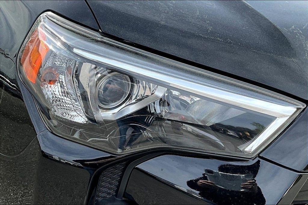 Toyota 4Runner SR5 4WD 2017