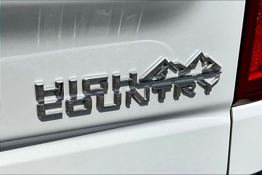 Chevrolet Silverado 1500 Limited High Country Crew Cab Long Box 4WD 2022