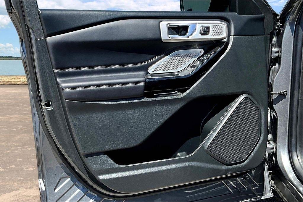 Ford Explorer Platinum AWD 2023