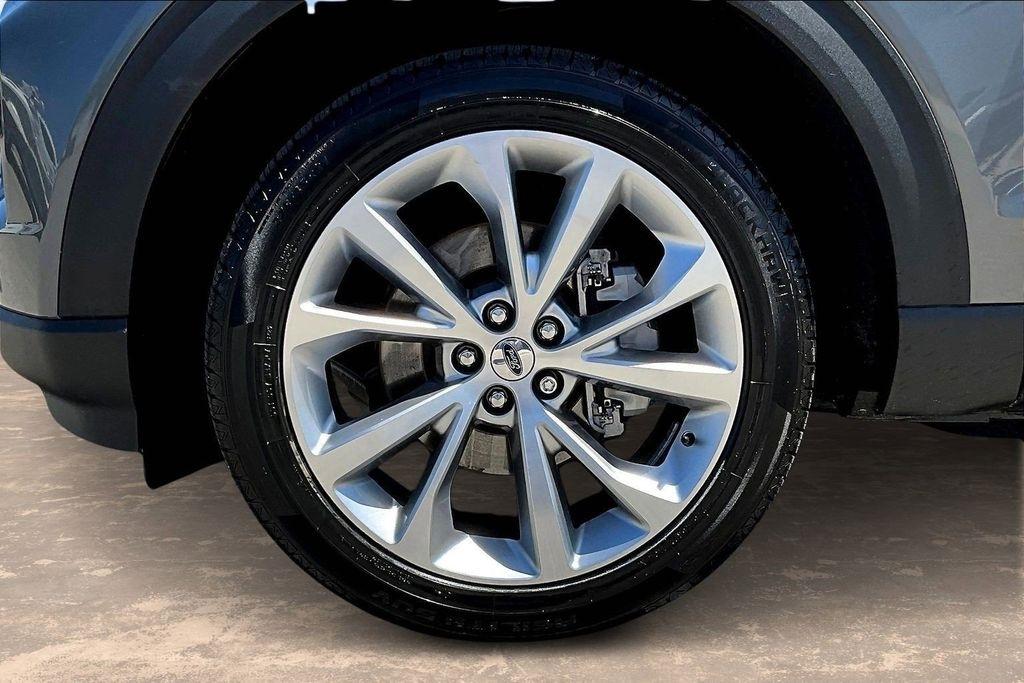 Ford Explorer Platinum AWD 2023