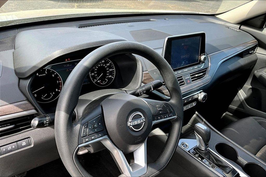 Nissan Altima 2.5 SV 2025