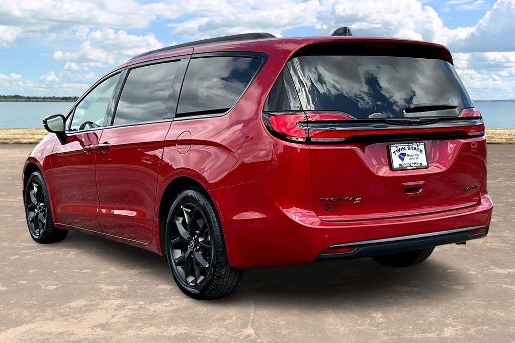 Chrysler Pacifica Limited 2025