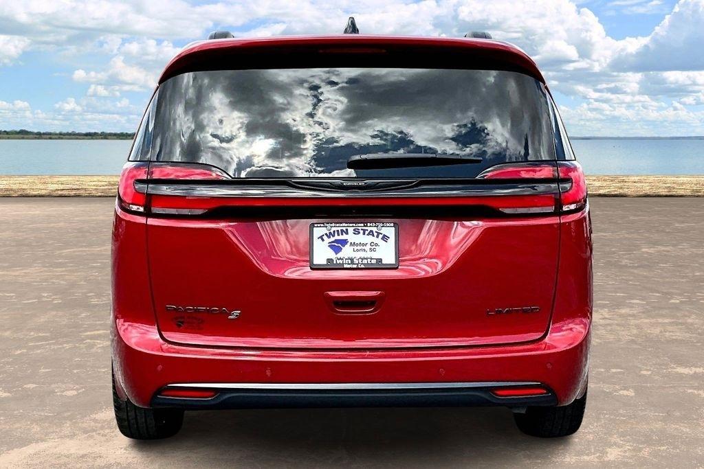 Chrysler Pacifica Limited 2025