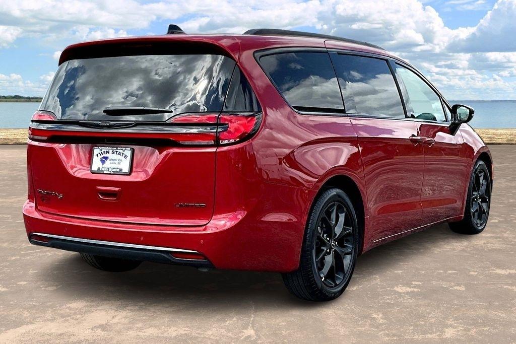 Chrysler Pacifica Limited 2025
