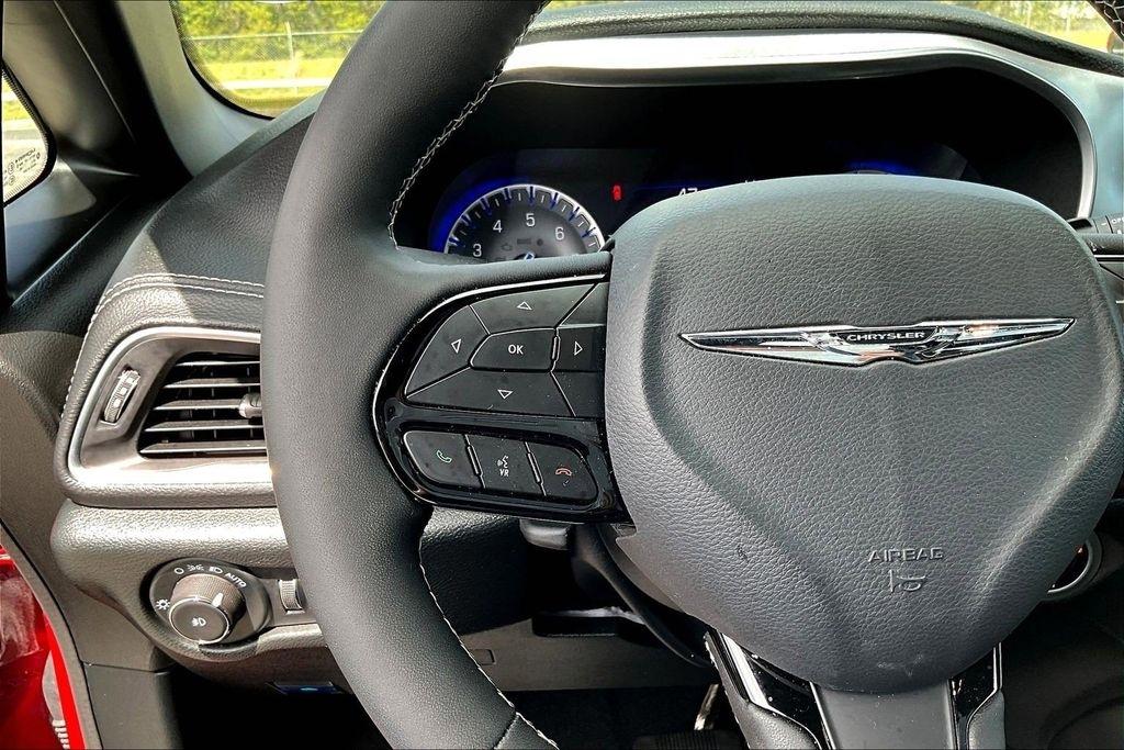 Chrysler Pacifica Limited 2025