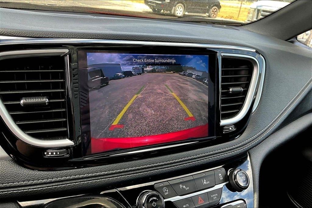 Chrysler Pacifica Limited 2025