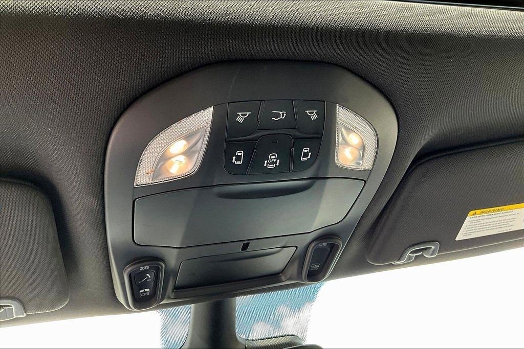 Chrysler Pacifica Limited 2025