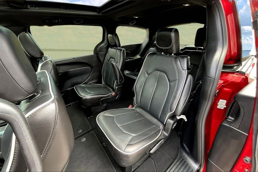 Chrysler Pacifica Limited 2025