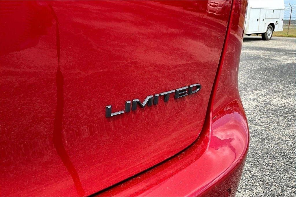 Chrysler Pacifica Limited 2025
