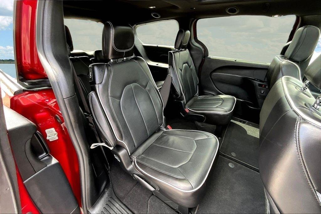 Chrysler Pacifica Limited 2025