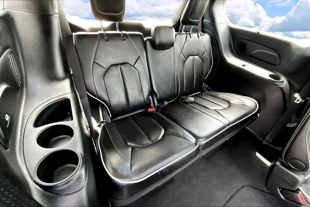 Chrysler Pacifica Limited 2025