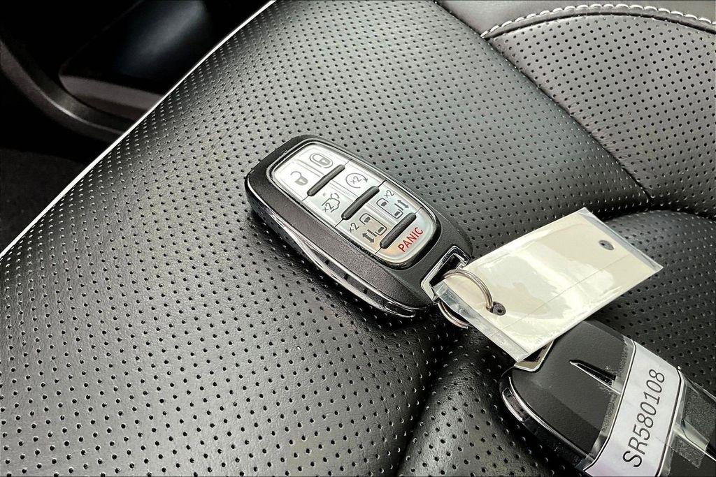 Chrysler Pacifica Limited 2025