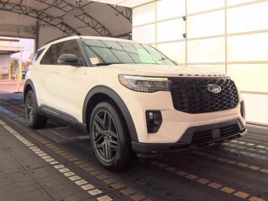 2025 Ford Explorer ST-Line AWD