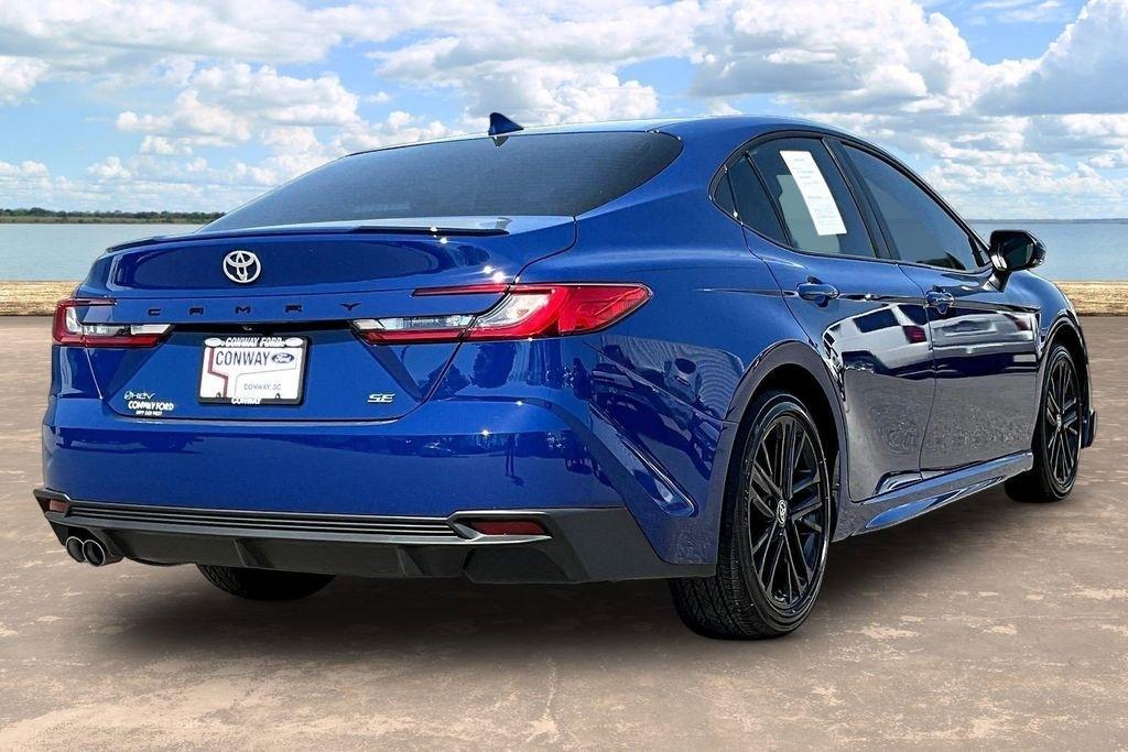 Toyota Camry Hybrid XLE 2026