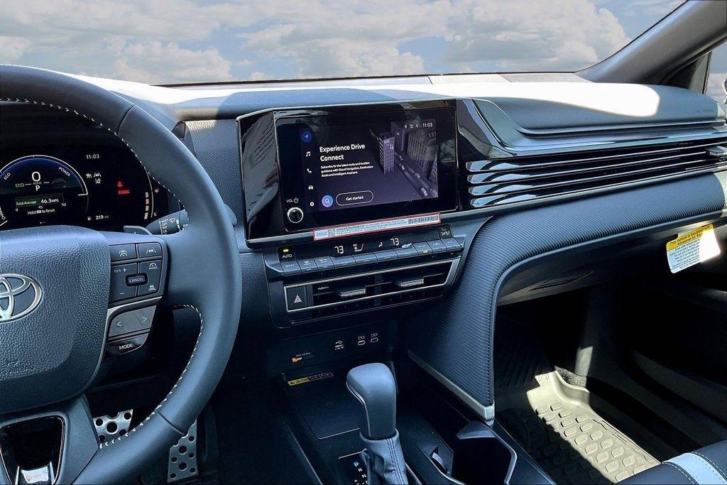 Toyota Camry Hybrid XLE 2026