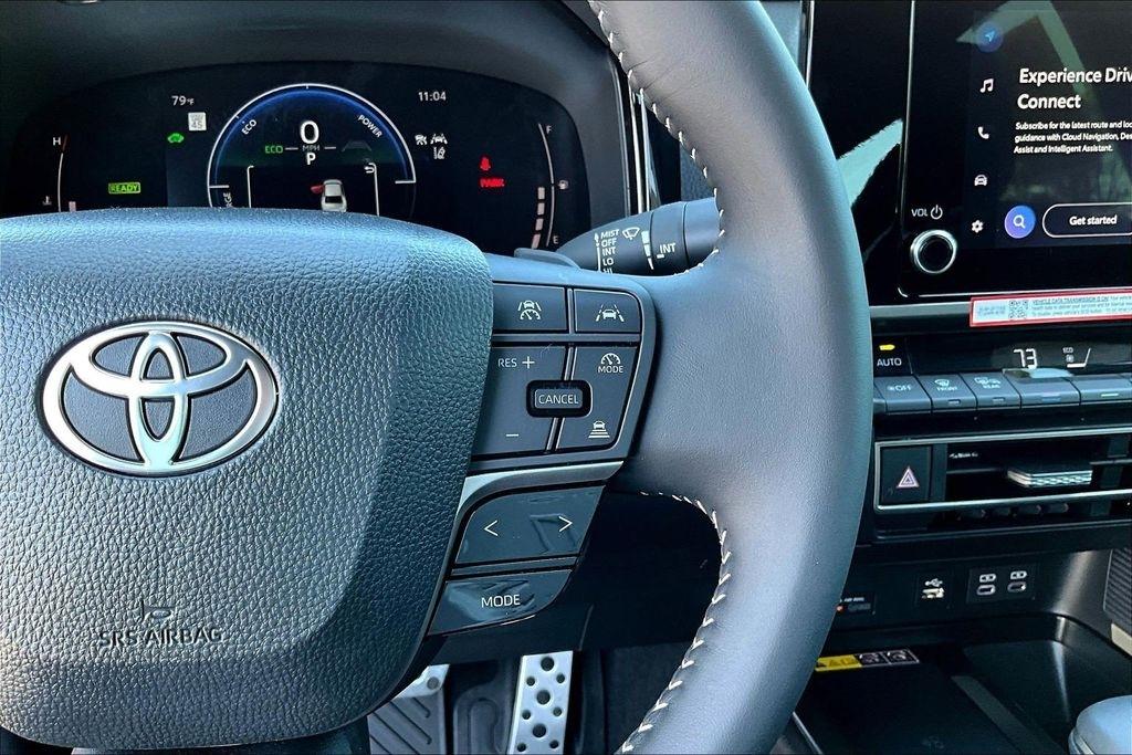 Toyota Camry Hybrid XLE 2026