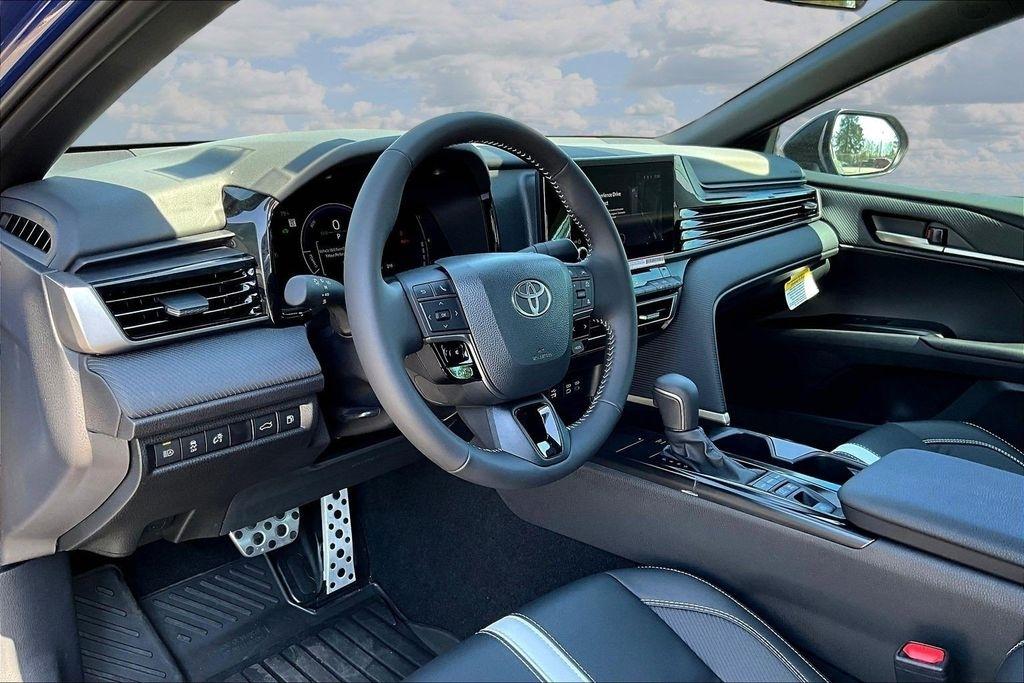 Toyota Camry Hybrid XLE 2026