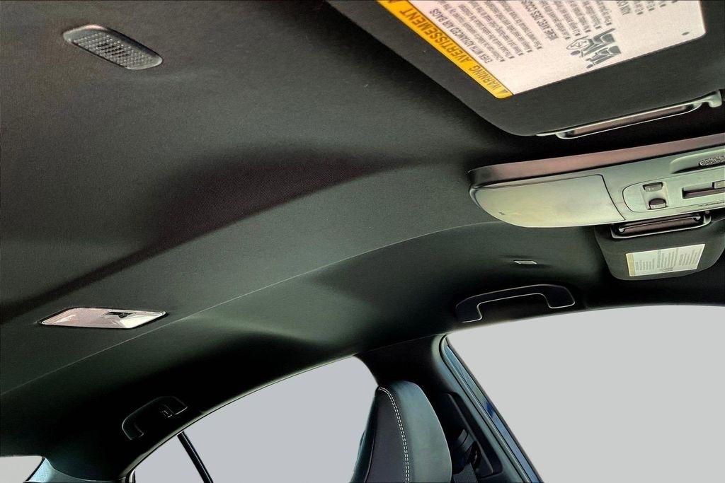 Toyota Camry Hybrid XLE 2026