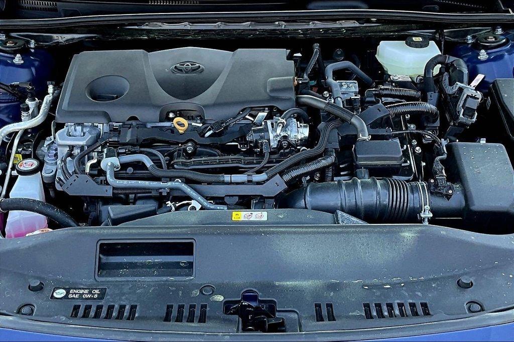 Toyota Camry Hybrid XLE 2026