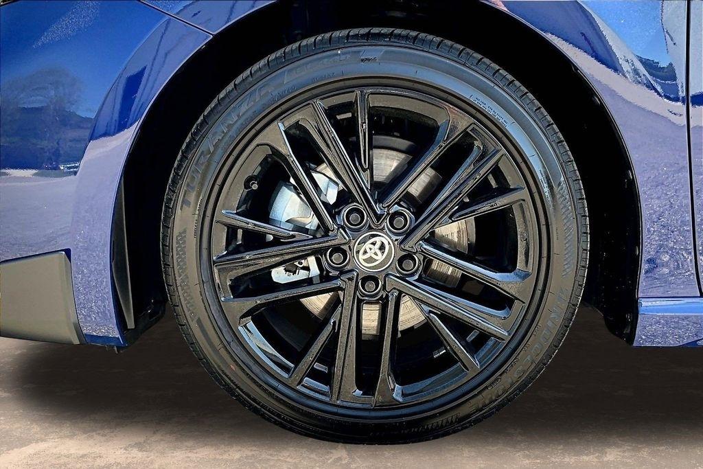 Toyota Camry Hybrid XLE 2026