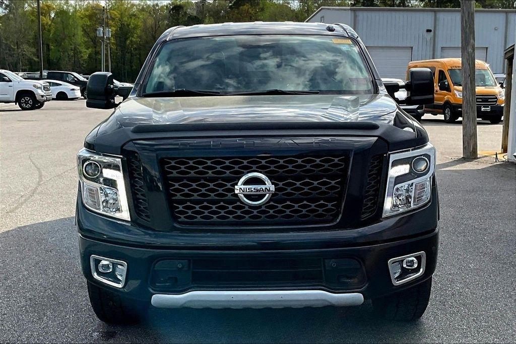 Nissan Titan PRO-4X Crew Cab 4WD 2018