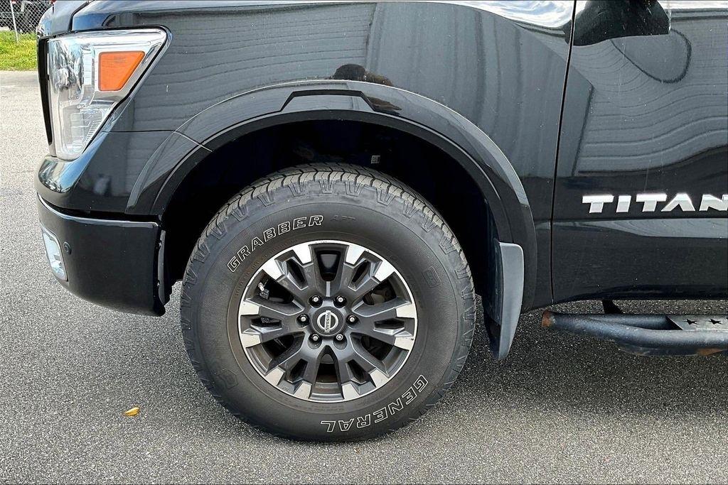 Nissan Titan PRO-4X Crew Cab 4WD 2018
