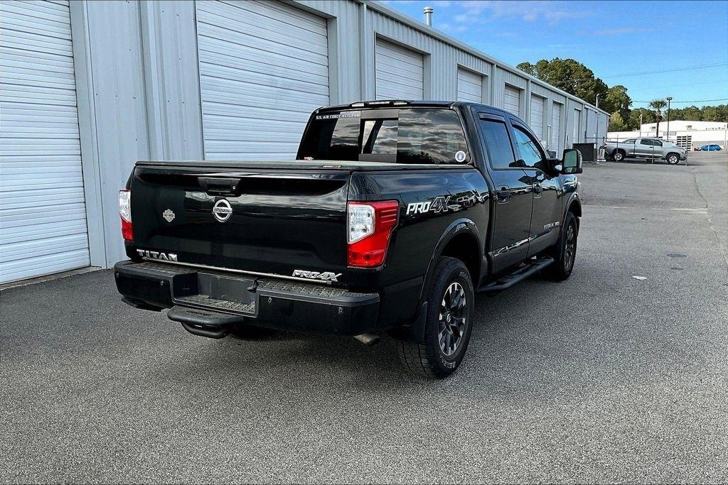 Nissan Titan PRO-4X Crew Cab 4WD 2018