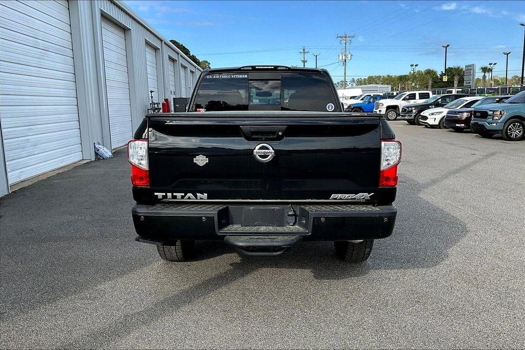 Nissan Titan PRO-4X Crew Cab 4WD 2018