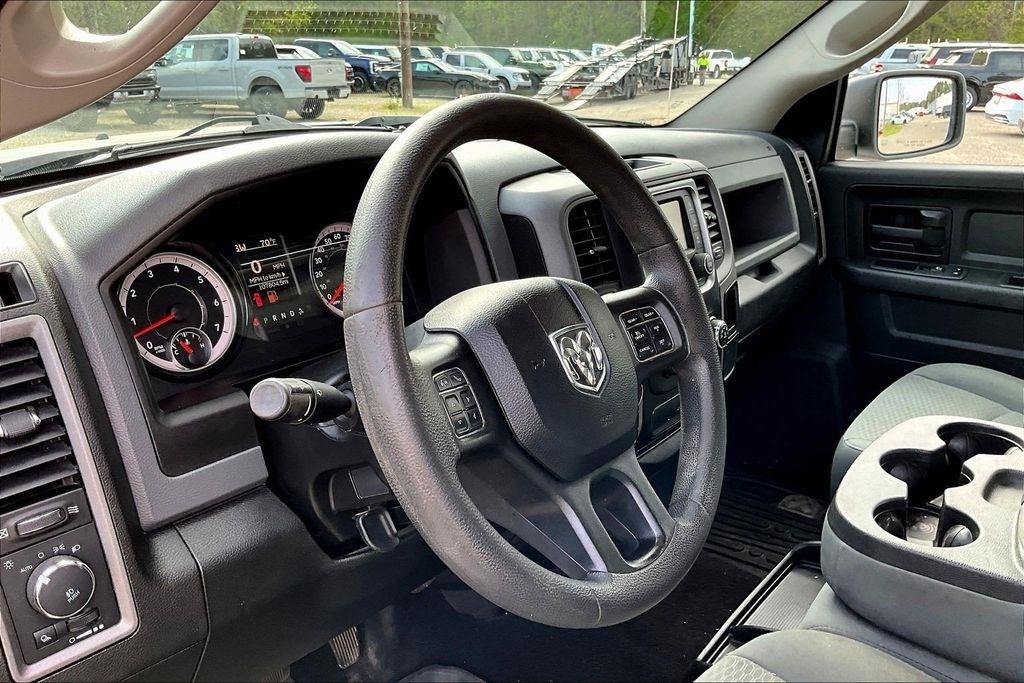 RAM 1500 Classic Tradesman Crew Cab SWB 4WD 2019