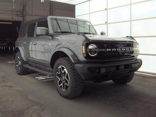Ford Bronco Base 4-Door w/Advanced 2023