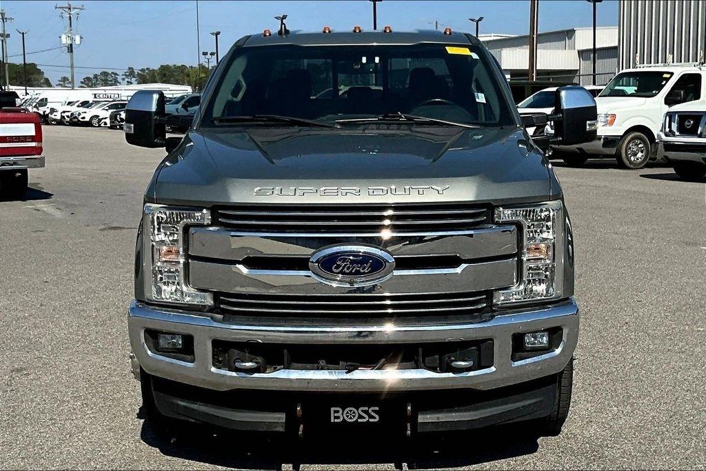 Ford F-350 SD Lariat Crew Cab Long Bed DRW 4WD 2019