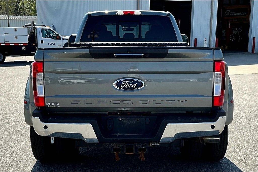 Ford F-350 SD Lariat Crew Cab Long Bed DRW 4WD 2019