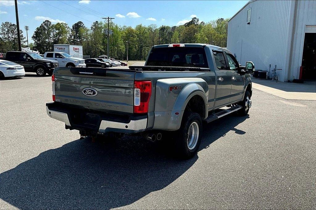 Ford F-350 SD Lariat Crew Cab Long Bed DRW 4WD 2019