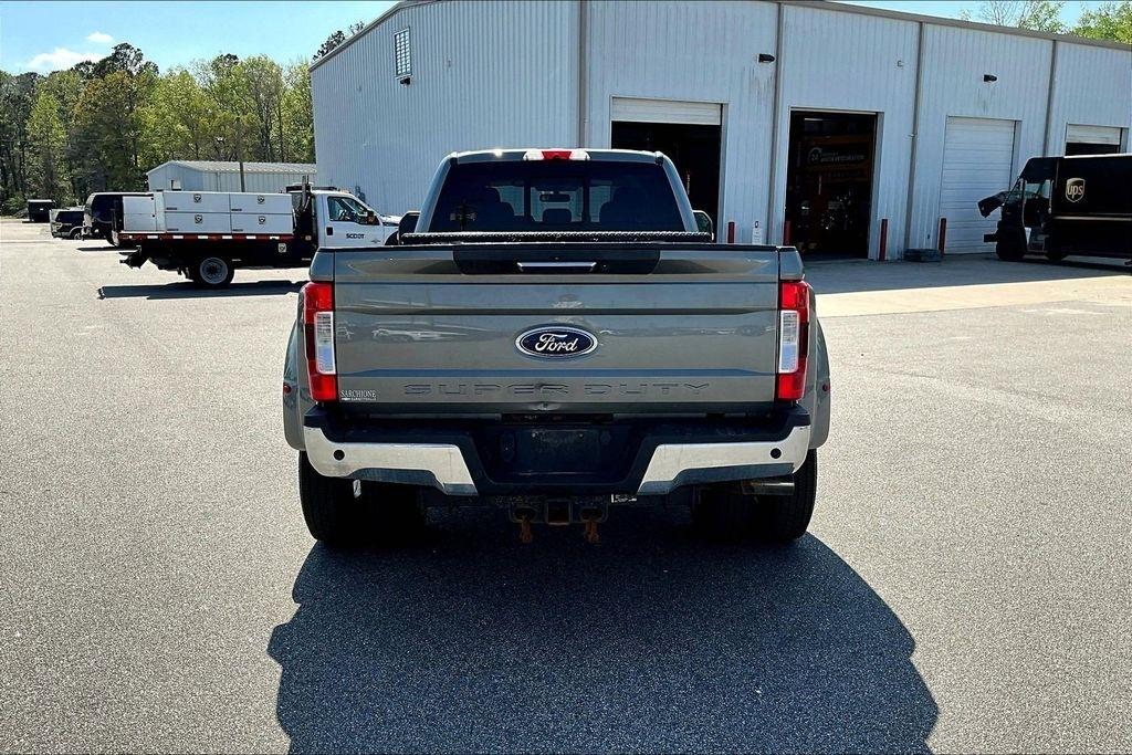 Ford F-350 SD Lariat Crew Cab Long Bed DRW 4WD 2019