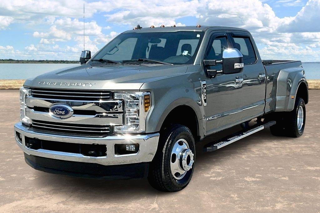 Ford F-350 SD Lariat Crew Cab Long Bed DRW 4WD 2019