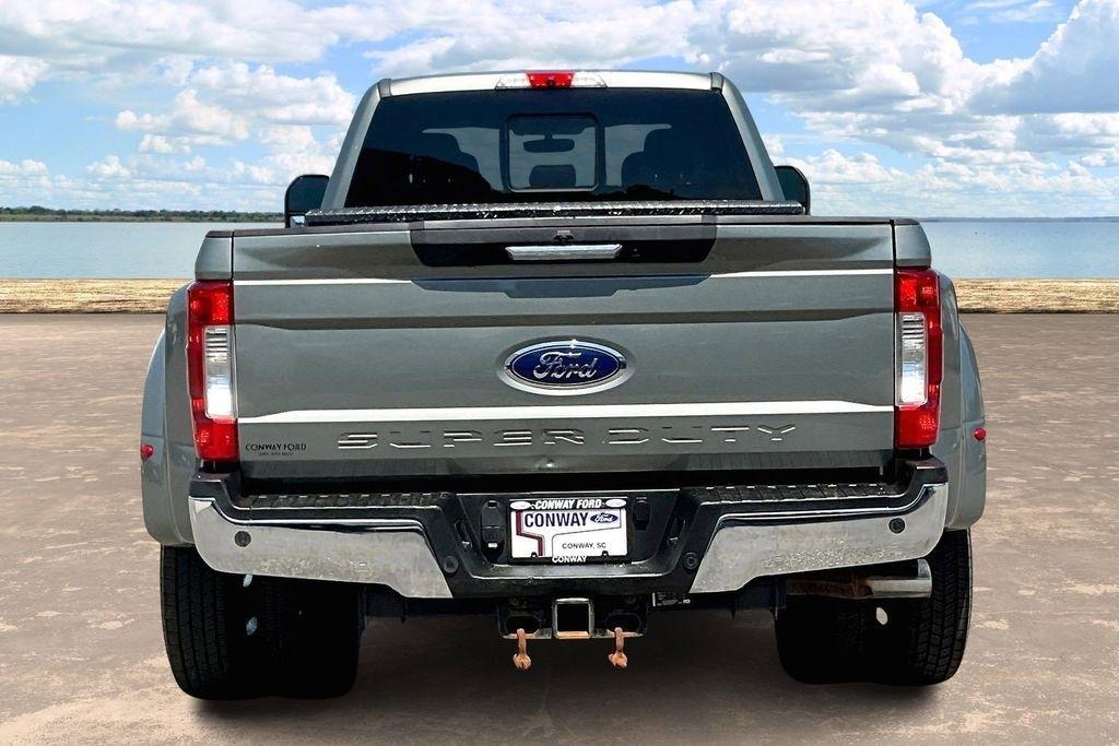 Ford F-350 SD Lariat Crew Cab Long Bed DRW 4WD 2019