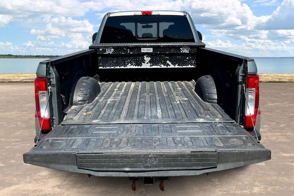 Ford F-350 SD Lariat Crew Cab Long Bed DRW 4WD 2019