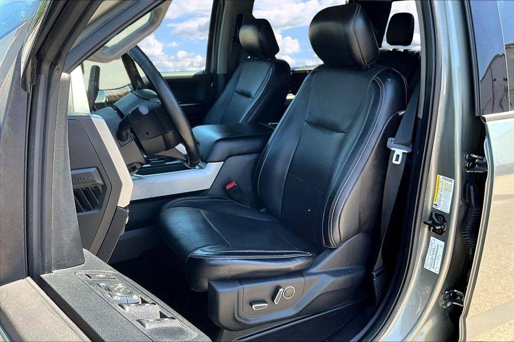 Ford F-350 SD Lariat Crew Cab Long Bed DRW 4WD 2019